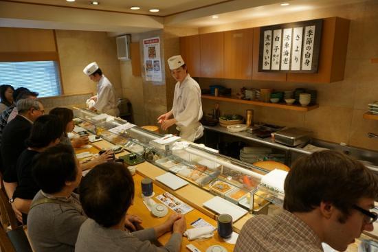 築地「寿司清」で125年の歴史を誇る、伝統の江戸前寿司を！