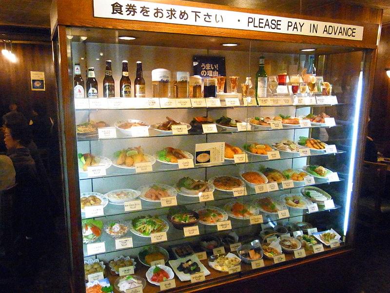 浅草の名店・神谷バーで「電気ブラン」にシビれたい！