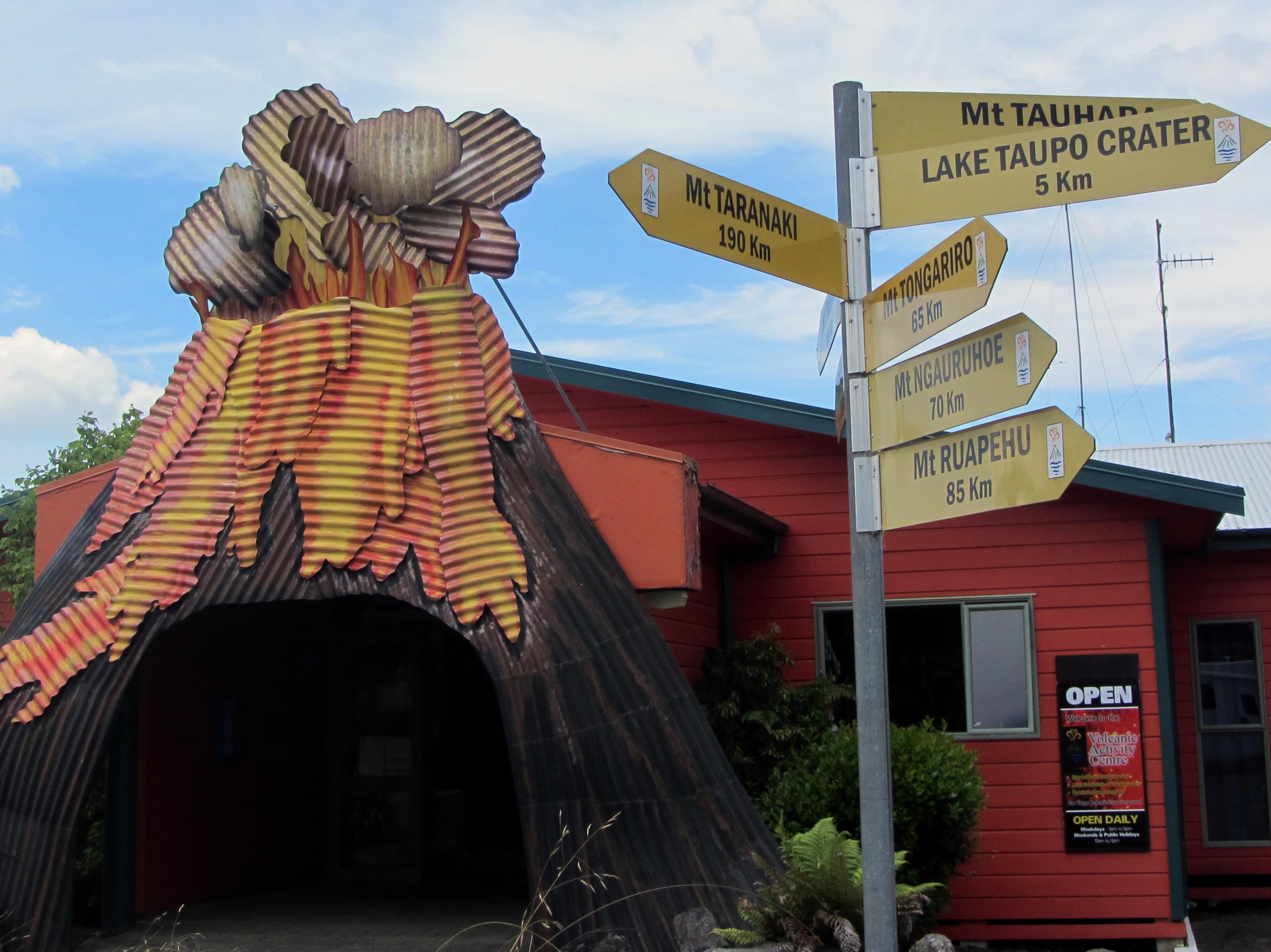 ニュージーランド最大の湖タウポ湖周辺必見スポット！