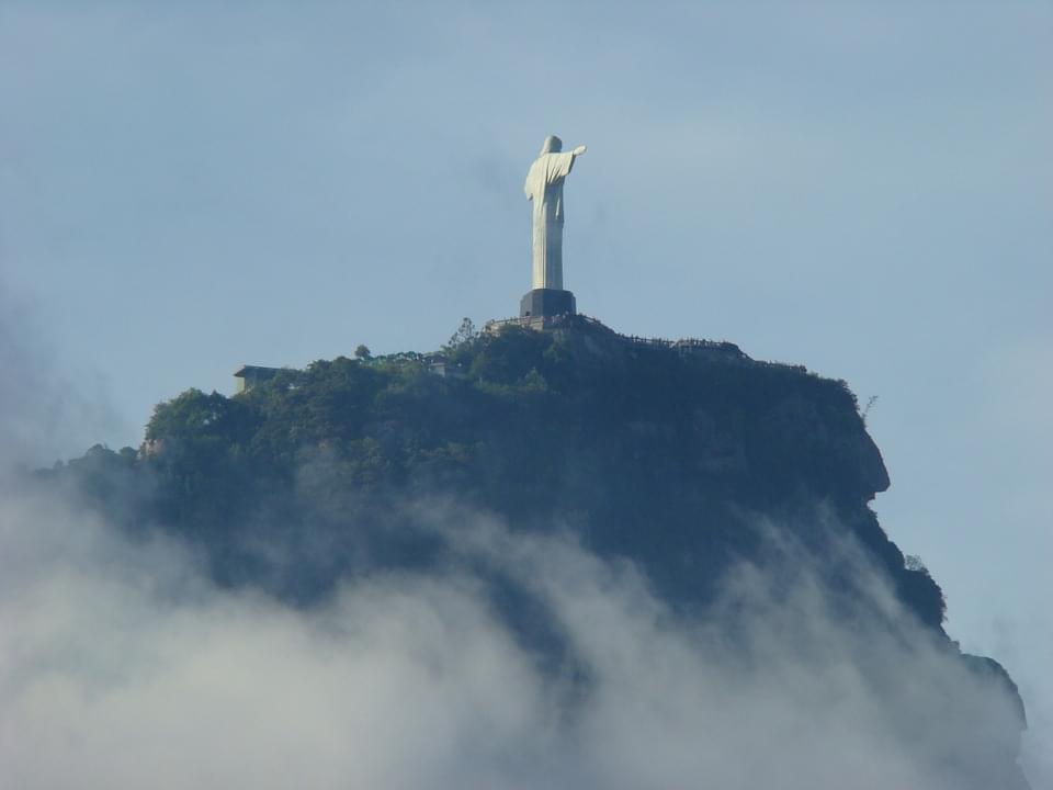 ブラジル・リオの世界遺産・コルコバードの丘で人気観光スポット満喫！街を一望できる絶景に感動必至