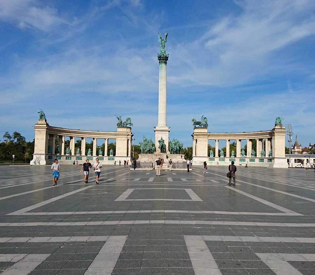 【ハンガリー・ブダペスト】世界遺産アンドラーシ通りを中心にゆる散歩