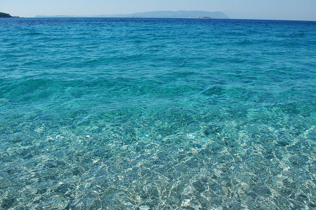 映画「マンマ・ミーア！」のロケ地！エーゲ海に浮かぶスコペロス島