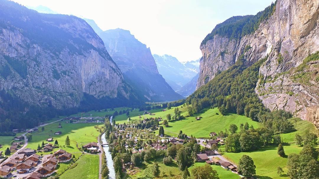 滝の町！スイス「ラウターブルンネン」で観に行くべき美しすぎる２大滝