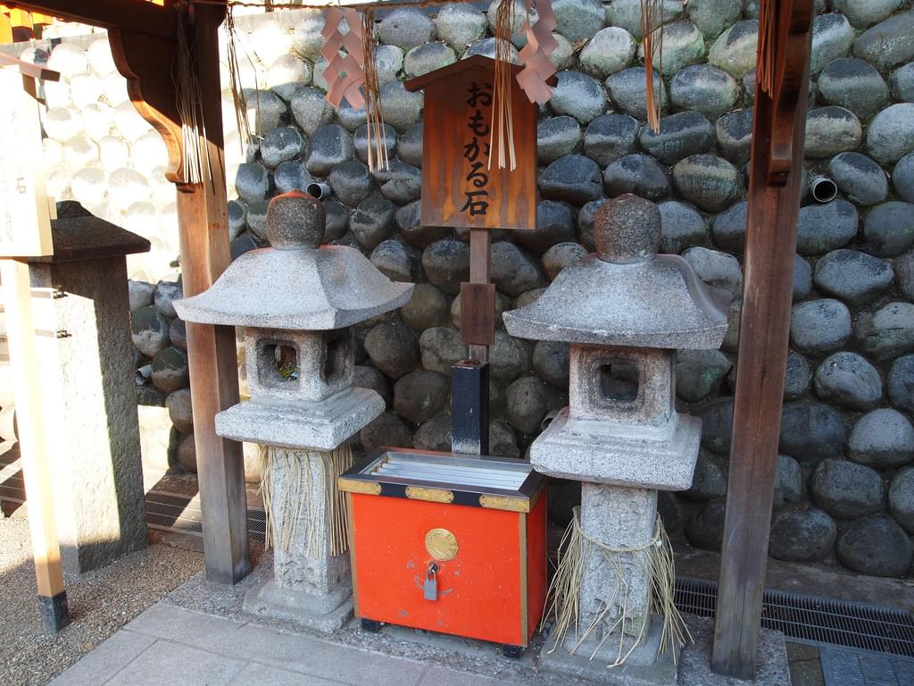 駅から目の前の好アクセス「伏見稲荷大社」！人気の神社の魅力に迫る