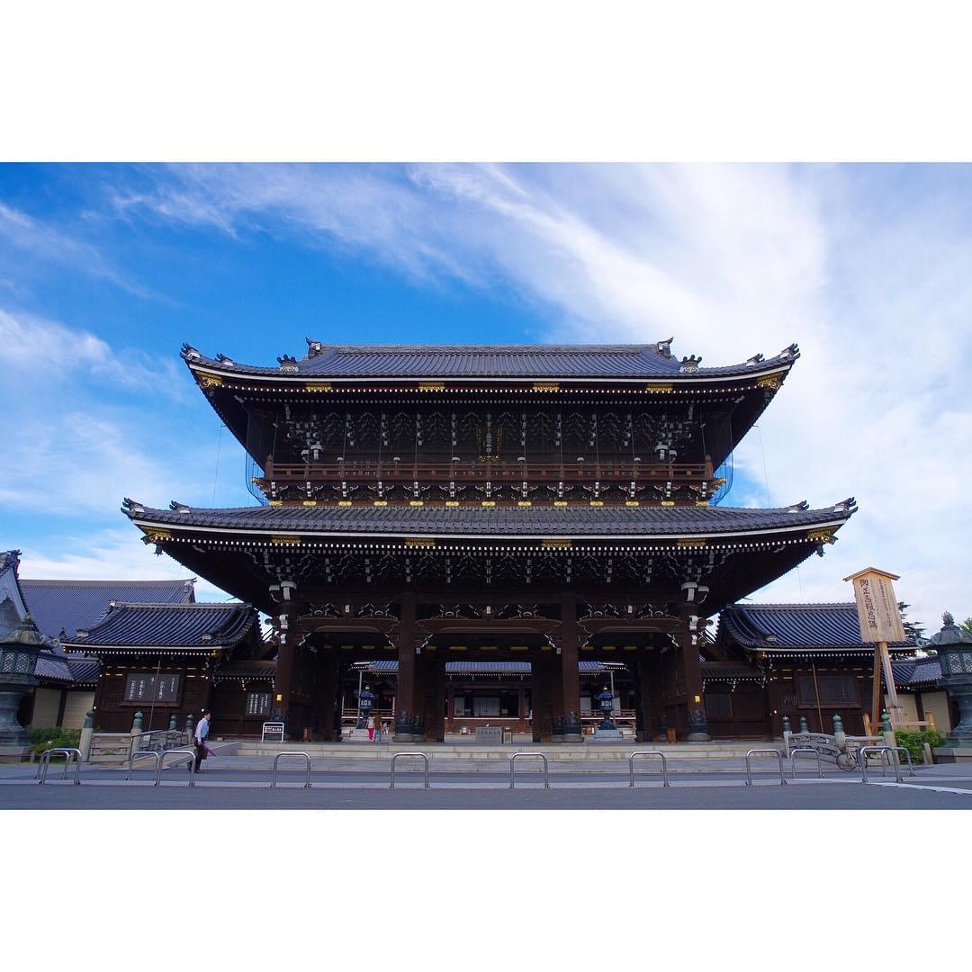 西本願寺と東本願寺の見どころまとめ！歴史的にも結びつきの強い2つの寺院