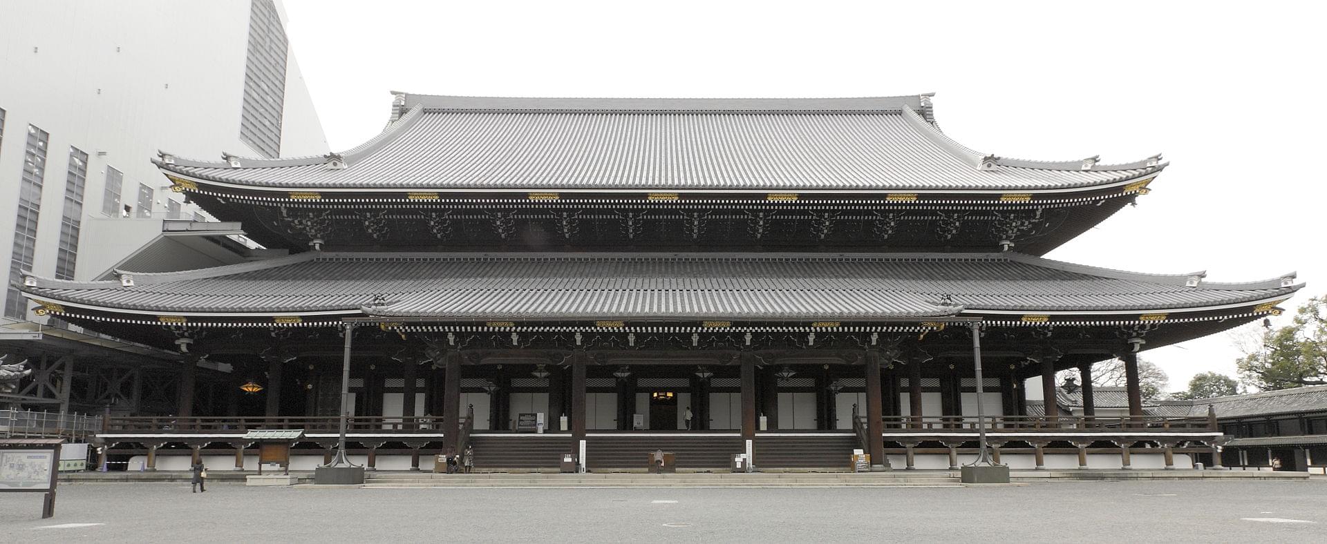 西本願寺と東本願寺の見どころまとめ！歴史的にも結びつきの強い2つの寺院