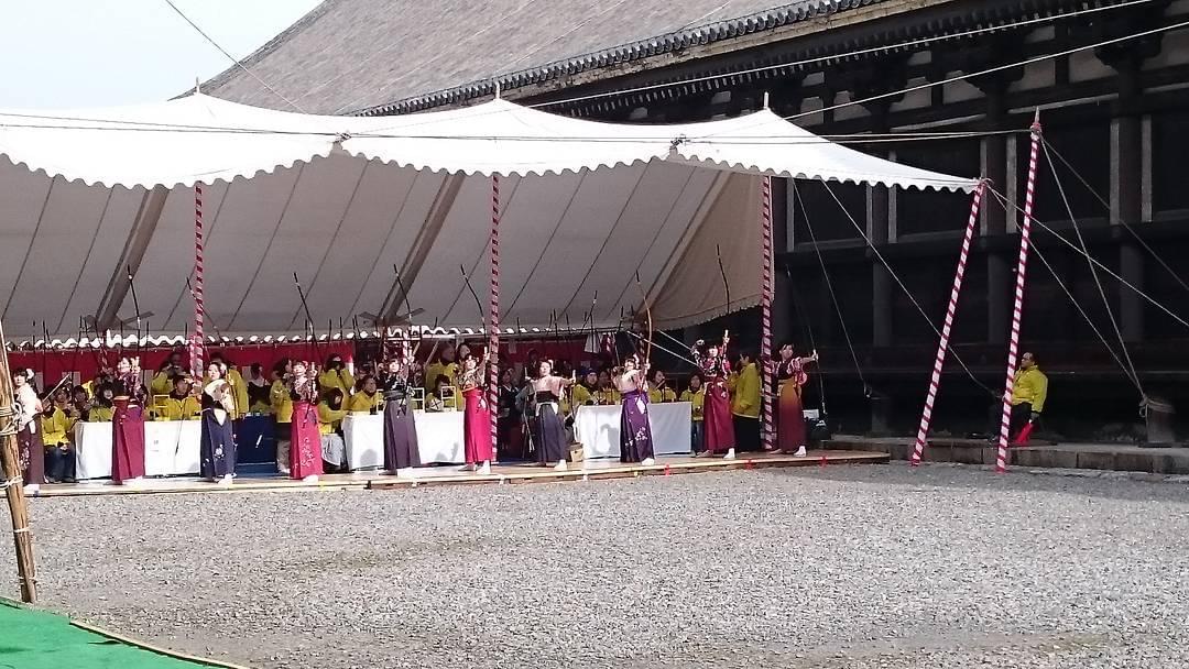 京都・三十三間堂の華やかな伝統行事、通し矢を見に行こう！