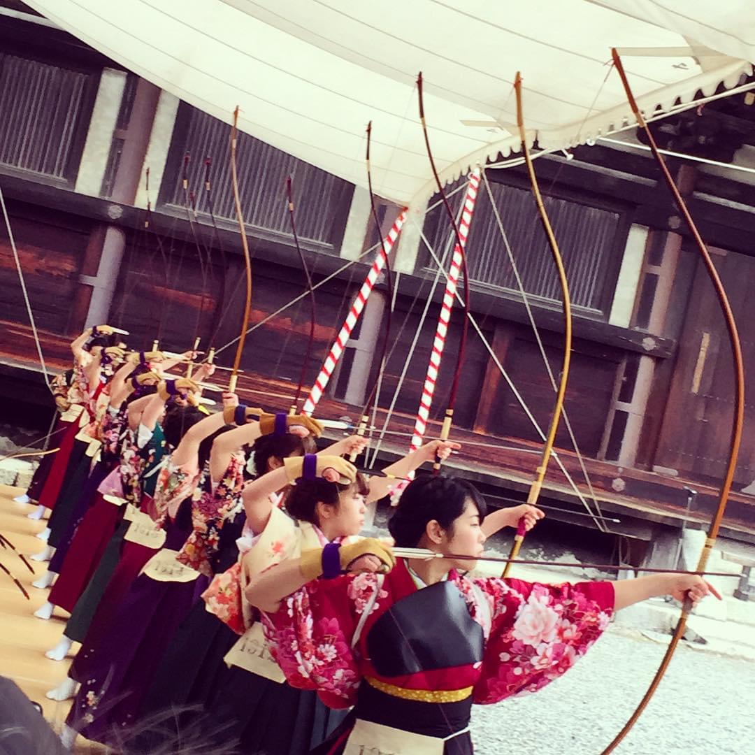 京都・三十三間堂の華やかな伝統行事、通し矢を見に行こう！