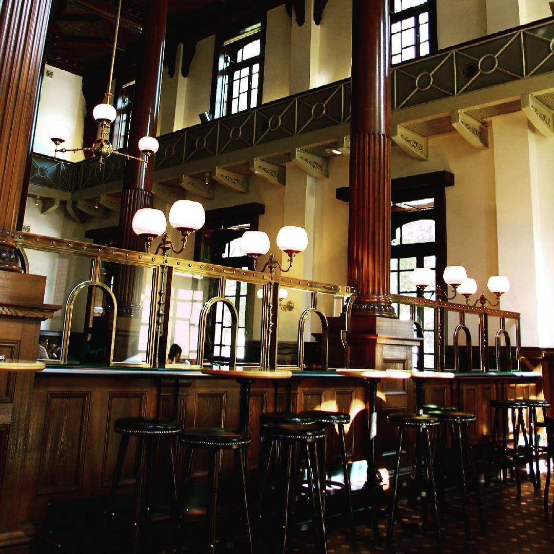 三菱一号館美術館にある、レトロなカフェ「Caf&eacute;1894」で優雅な時間を過ごそう