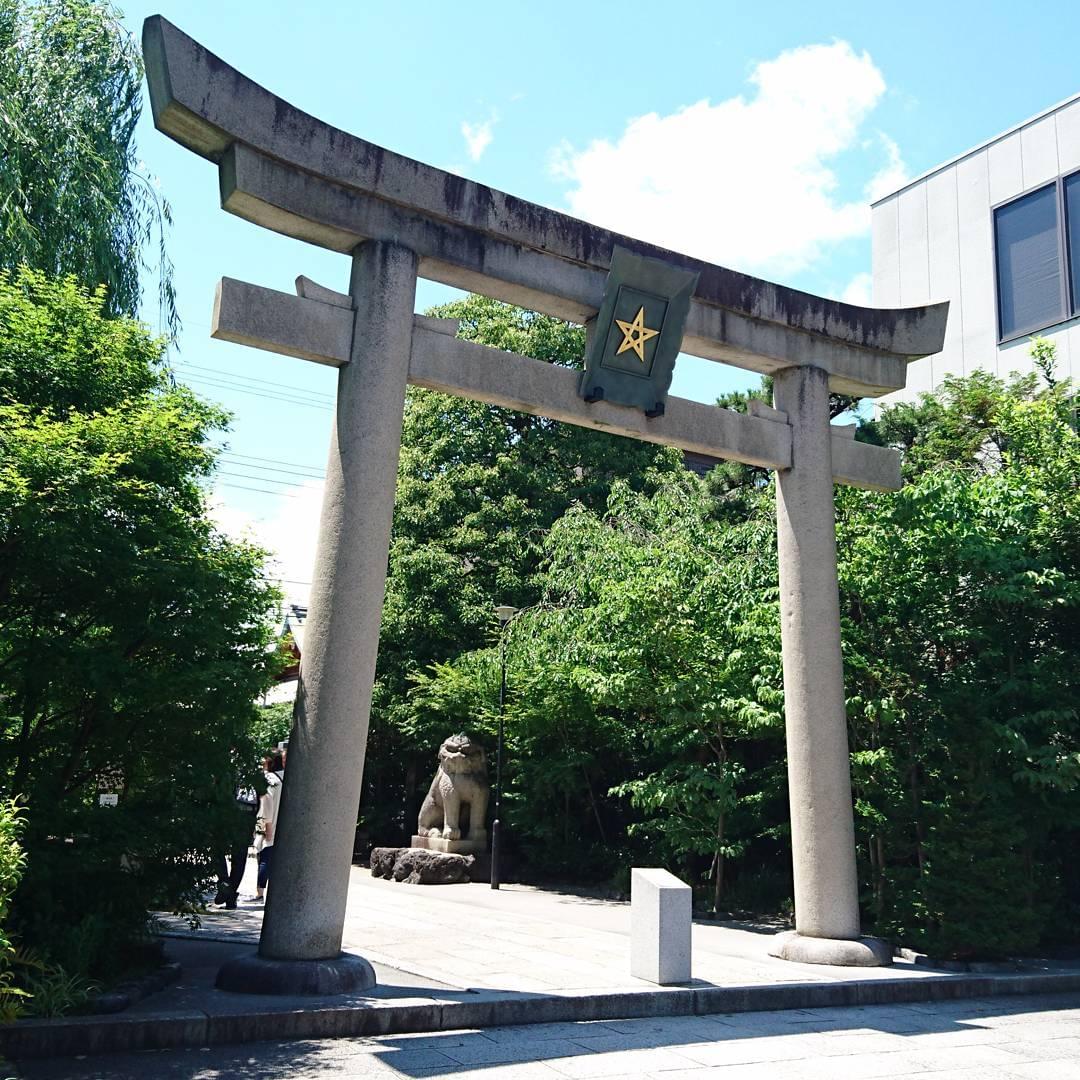 京都のパワースポット陰陽師安倍晴明ゆかりの晴明神社の占い！怖いほど当たるとのうわさ