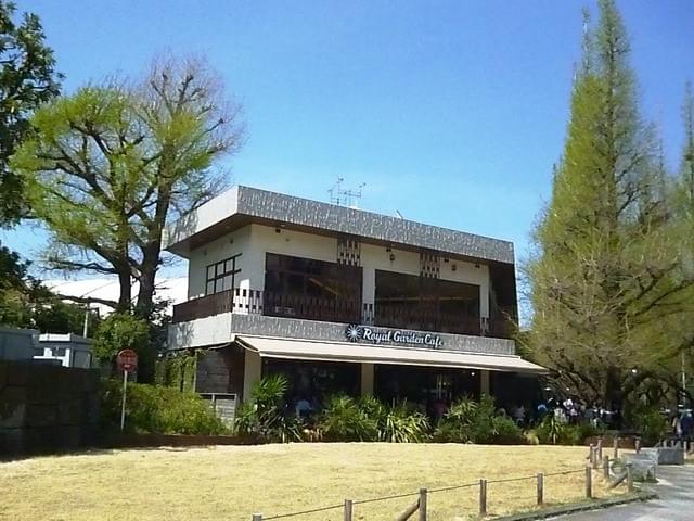 【青山】明治神宮外苑いちょう並木の行列ができるカフェ・レストラン