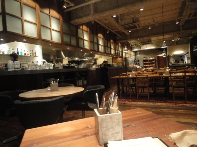 【青山】明治神宮外苑いちょう並木の行列ができるカフェ・レストラン