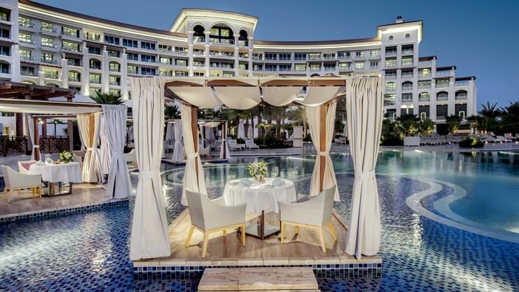 ドバイの人工島パーム・ジュメイラのおすすめホテル！極上の休日を過ごそう！