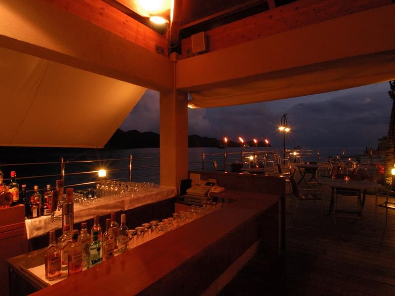 パラオの海が見渡せる絶景レストランでロマンチックなひと時を過ごそう！