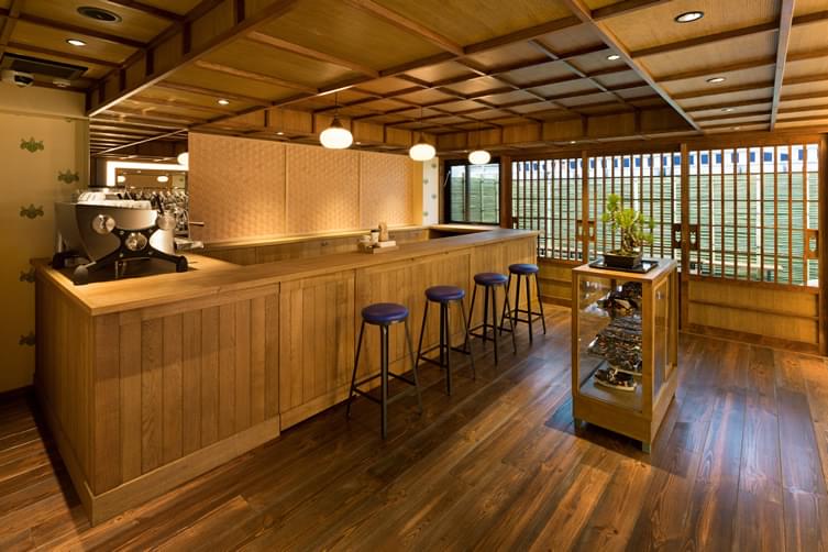 東京・南青山にある和の空間が落ち着く茶室風カフェ「CAFÉ KITSUNÉ （カフェ キツネ）」に潜入！