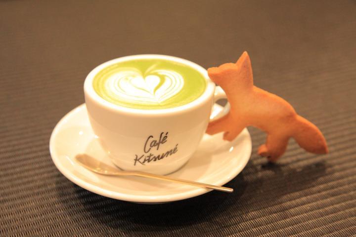東京・南青山にある和の空間が落ち着く茶室風カフェ「CAFÉ KITSUNÉ （カフェ キツネ）」に潜入！