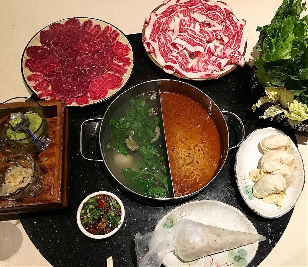 旨味スープとタレをカスタマイズ！香港で食べるオススメ火鍋特集
