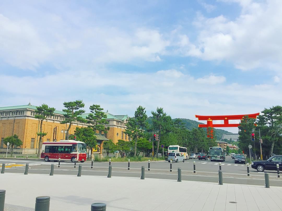 左京区の京都市美術館へ優雅に車でアクセス…駐車場は大丈夫かしら？
