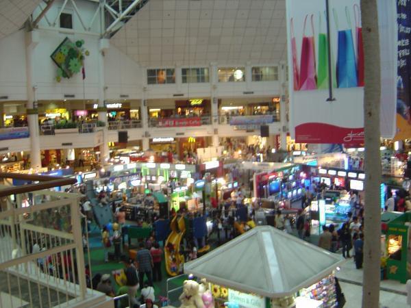 フィリピン・マニラの最先端ショッピングモール「アヤラセンター」徹底解説！
