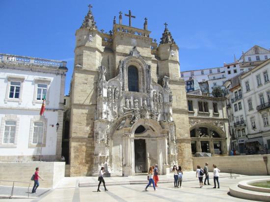 【コインブラ】長い歴史と学生の活気溢れる街！ポルトガル名門大学の街で歴史的建築物を鑑賞しよう！