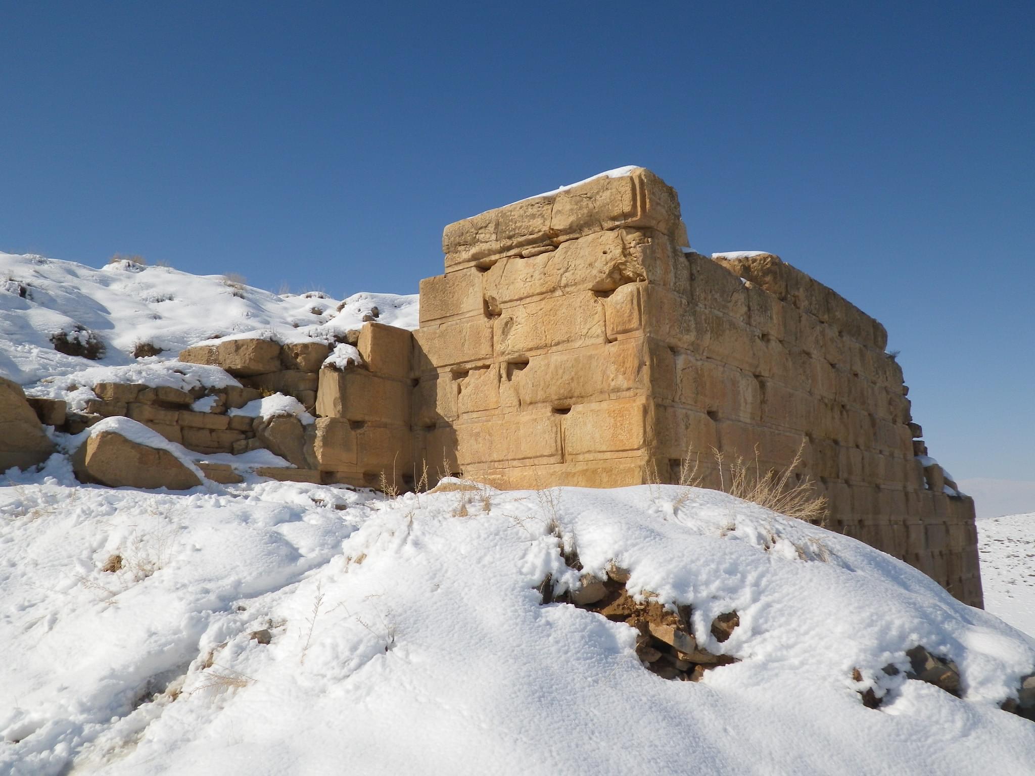 イランに行ったら絶対外せない古代遺跡！パサルガダエ