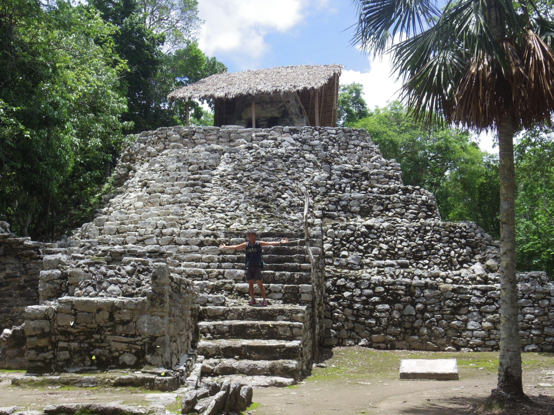 必見！変わった形のピラミッド＆頂上まで登れるピラミッド・メキシコのコバ遺跡！