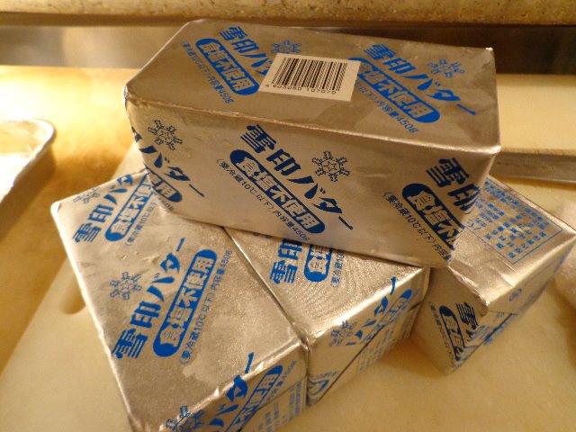業務スーパーで人気の大容量バター＆パン10選！値段、保存方法、使い方も合わせてご紹介