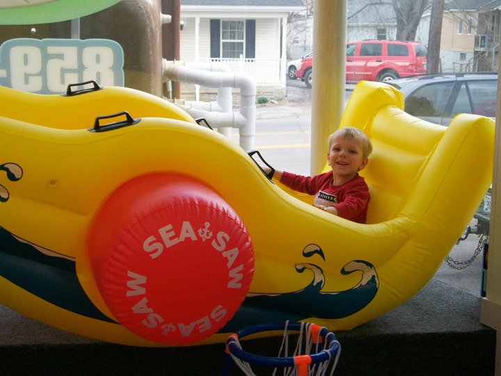海のおすすめ遊び道具10選！子どもから大人まで楽しめるグッズをご紹介