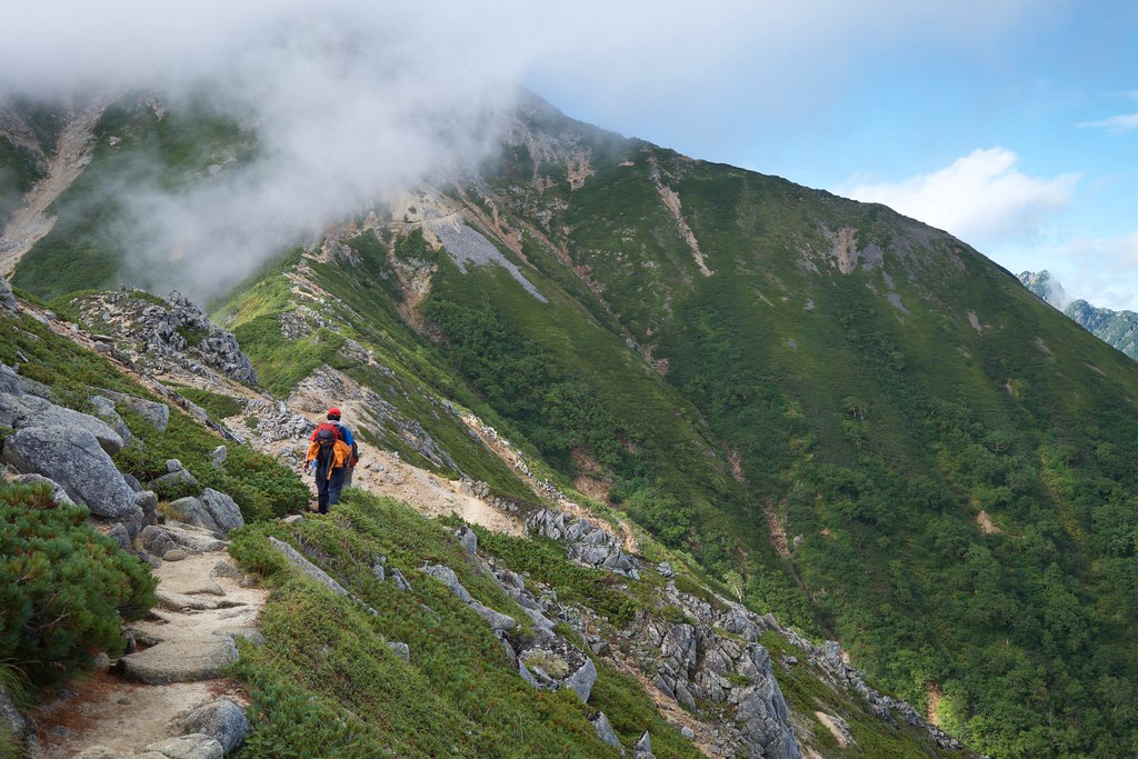 ワークマンで買える登山におすすめのアイテム10選！コスパ抜群の本格的なアイテムを集めました