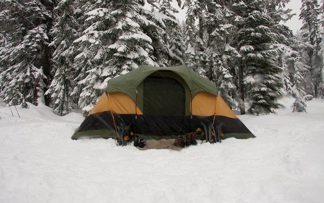 冬のソロキャンプに必須の装備10選！冬場のアイテム選びは慎重に